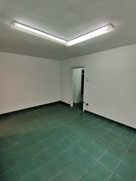 Drumul Taberei, spatiu comercial